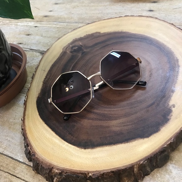 Vintage Glasses - Picture 2 of 7